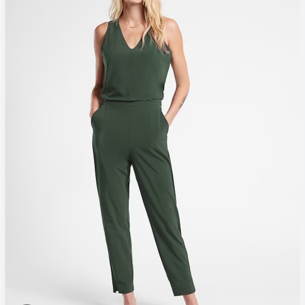 Athleta Green Brooklyn V-Neck Sleeveless Jumpsuit with Tapered Legs Size 4